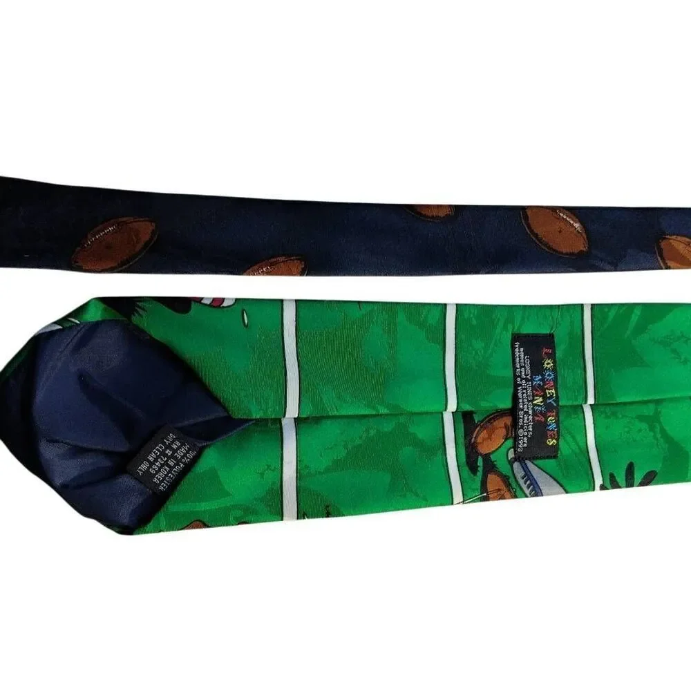 Vintage Looney Tunes Mania Football Season Tie